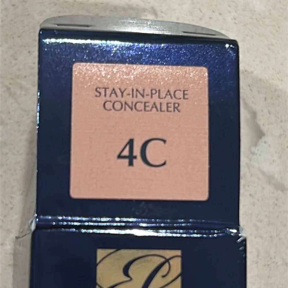 ESTEE LAUREN | Double Wear Stay In Place Concealer 4C